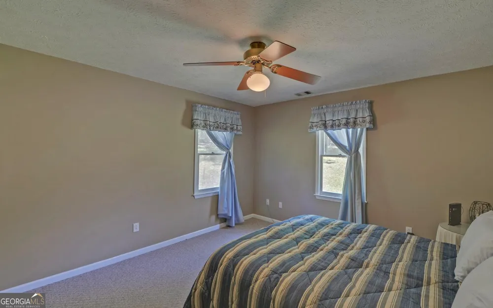 194 Harvey LN Lavonia, GA 30553