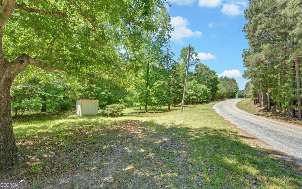 194 Harvey LN Lavonia, GA 30553