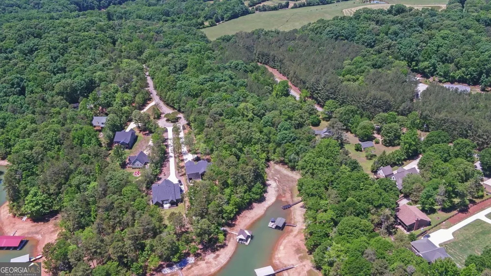 194 Harvey LN Lavonia, GA 30553