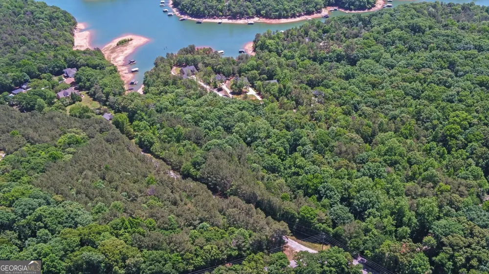 194 Harvey LN Lavonia, GA 30553