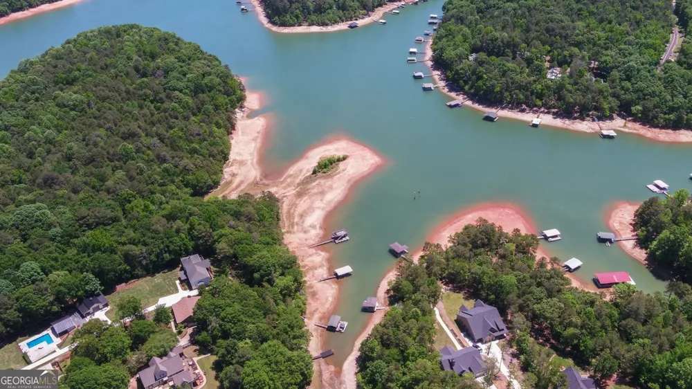194 Harvey LN Lavonia, GA 30553