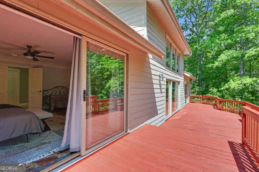 792 Bugscuffle RD Hiawassee, GA 30546