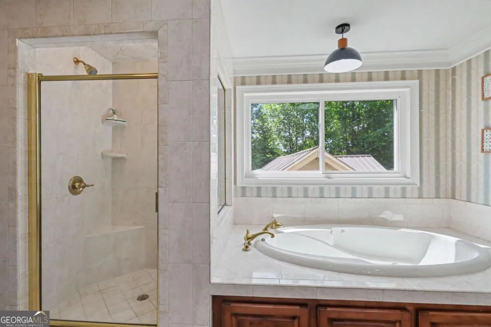 792 Bugscuffle RD Hiawassee, GA 30546