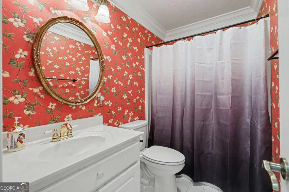 792 Bugscuffle RD Hiawassee, GA 30546