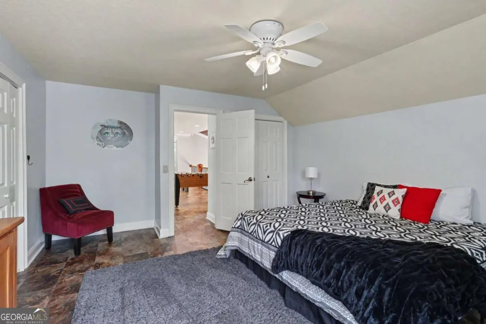 792 Bugscuffle RD Hiawassee, GA 30546
