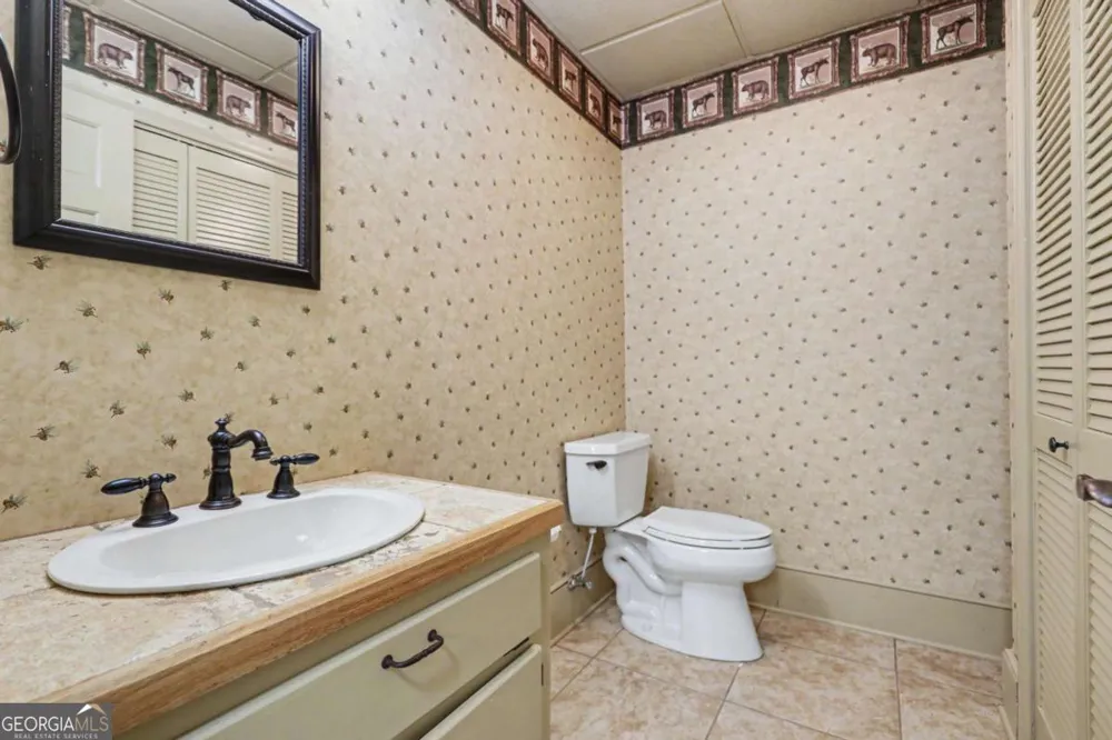 792 Bugscuffle RD Hiawassee, GA 30546