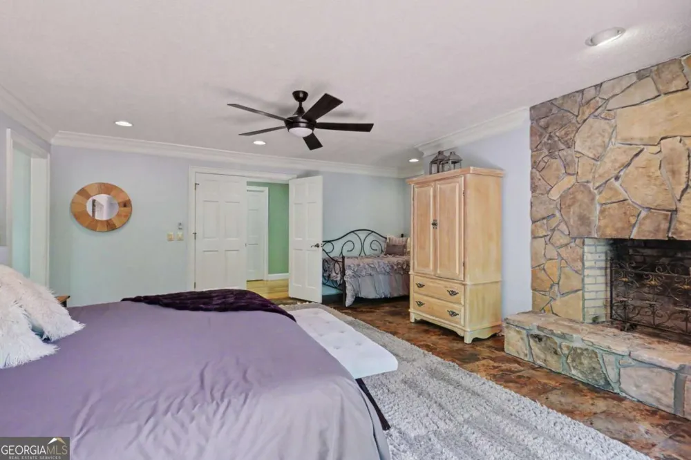 792 Bugscuffle RD Hiawassee, GA 30546