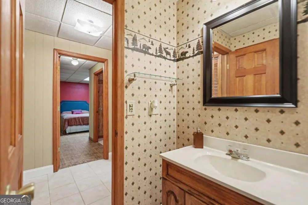 792 Bugscuffle RD Hiawassee, GA 30546