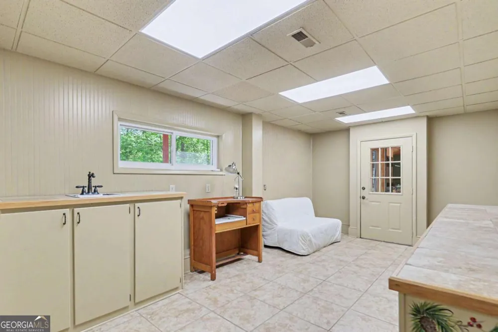 792 Bugscuffle RD Hiawassee, GA 30546