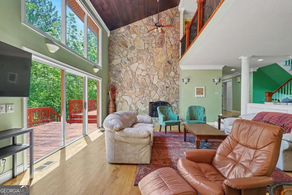 792 Bugscuffle RD Hiawassee, GA 30546