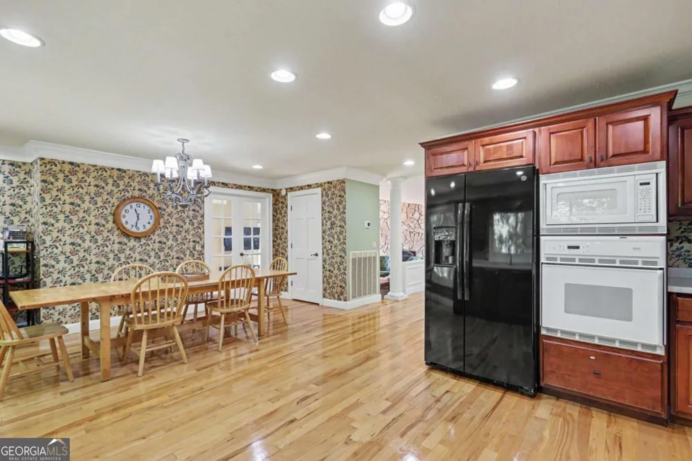 792 Bugscuffle RD Hiawassee, GA 30546