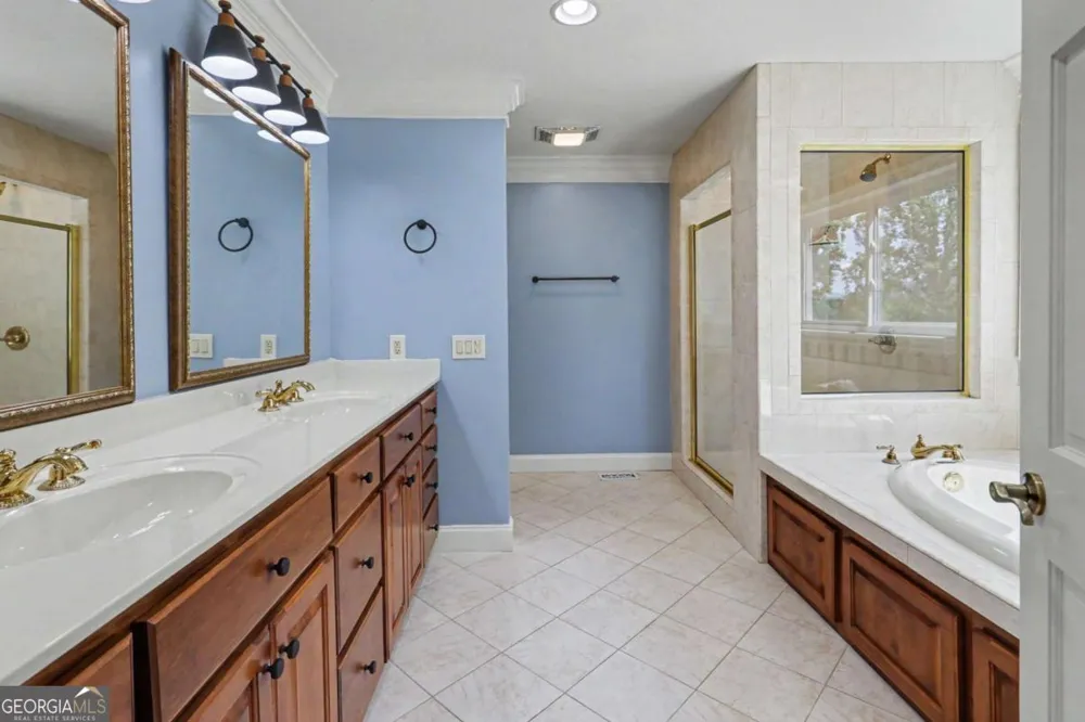 792 Bugscuffle RD Hiawassee, GA 30546