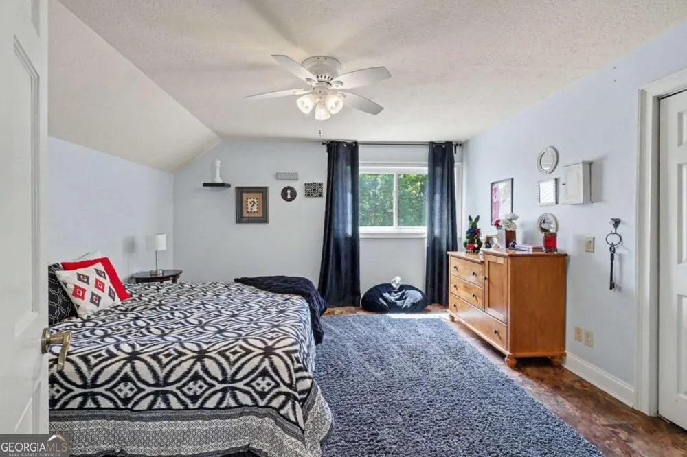 792 Bugscuffle RD Hiawassee, GA 30546