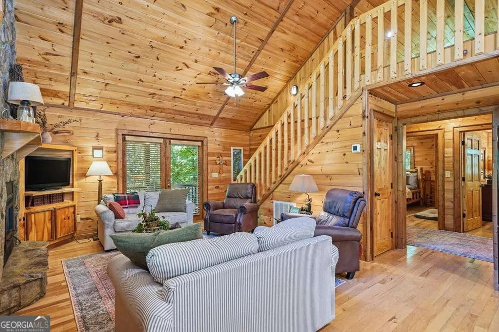 284 The Woods RD Mineral Bluff, GA 30559