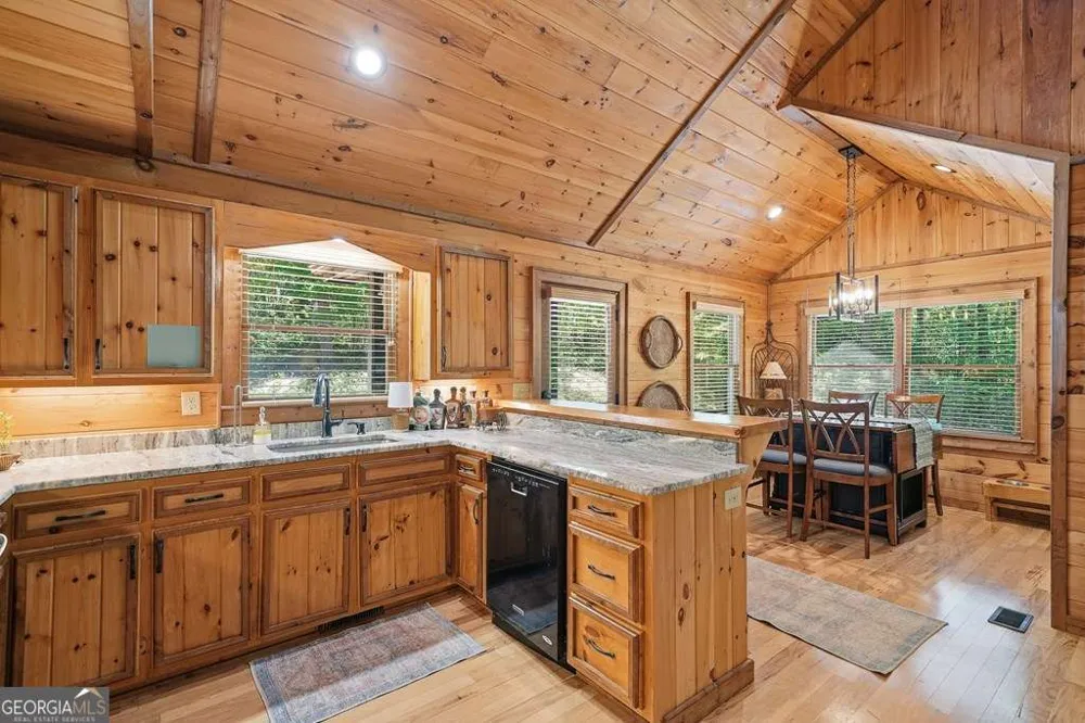 284 The Woods RD Mineral Bluff, GA 30559