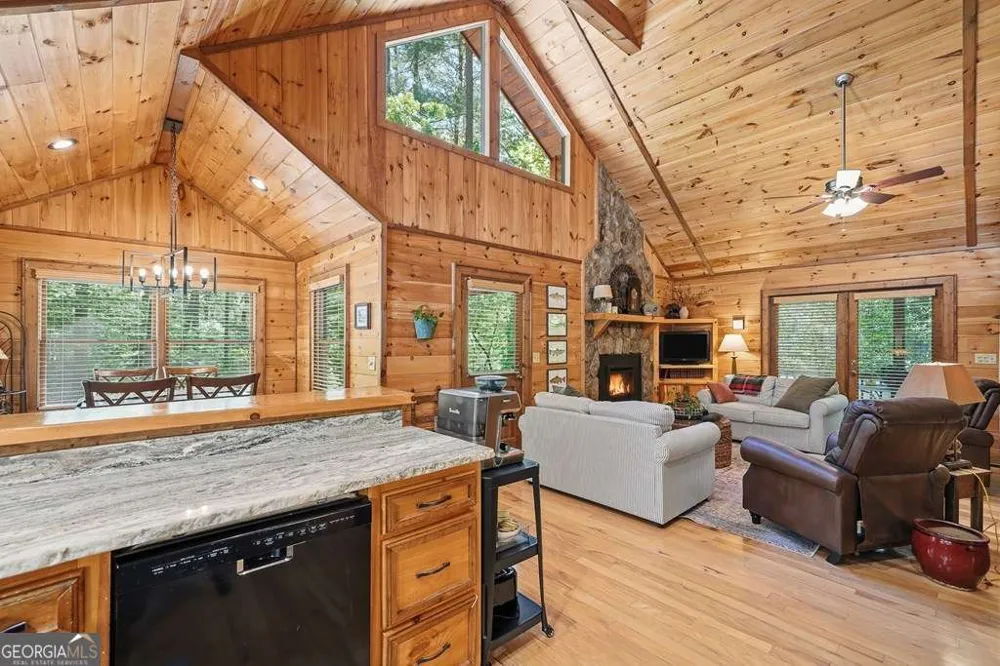 284 The Woods RD Mineral Bluff, GA 30559