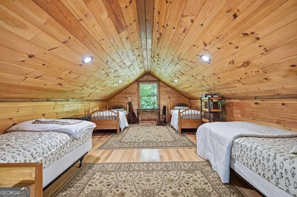 284 The Woods RD Mineral Bluff, GA 30559