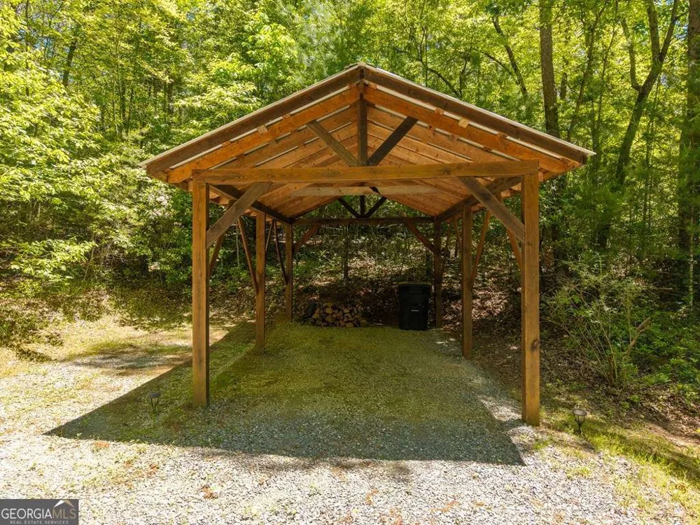 284 The Woods RD Mineral Bluff, GA 30559
