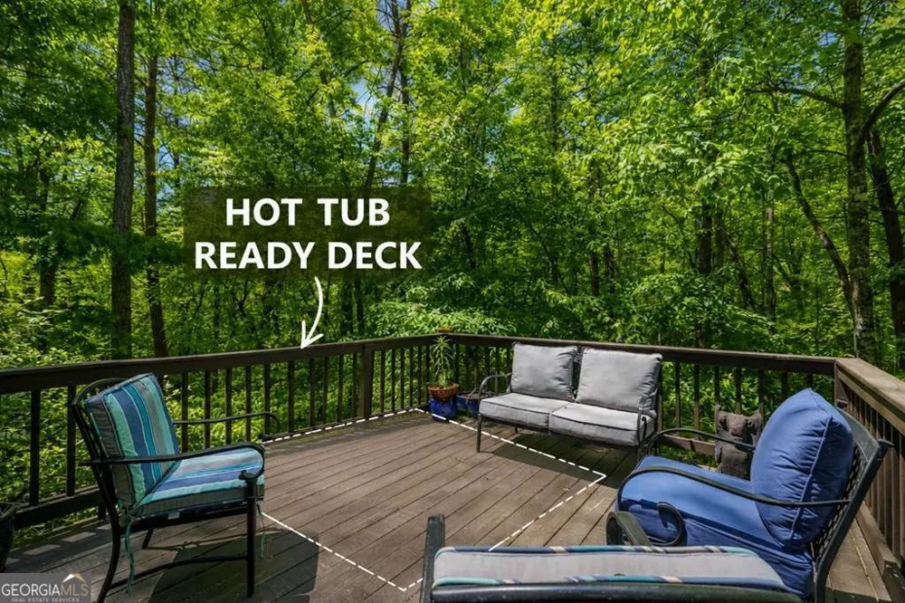 284 The Woods RD Mineral Bluff, GA 30559