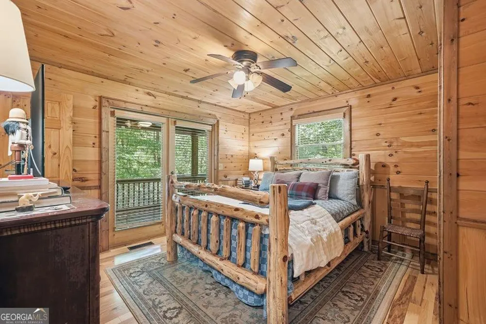 284 The Woods RD Mineral Bluff, GA 30559