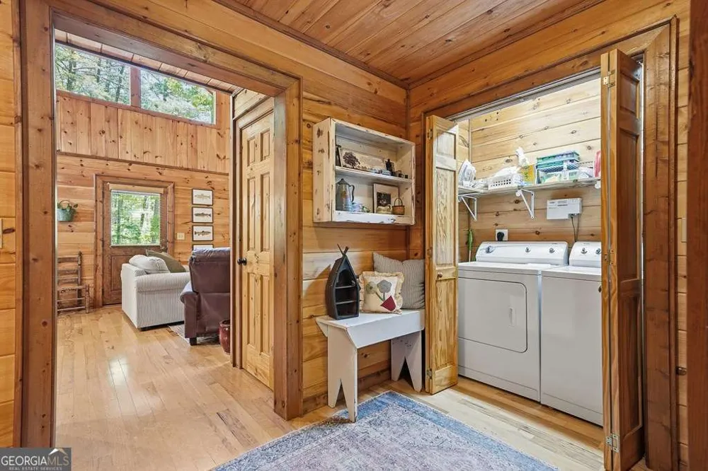 284 The Woods RD Mineral Bluff, GA 30559