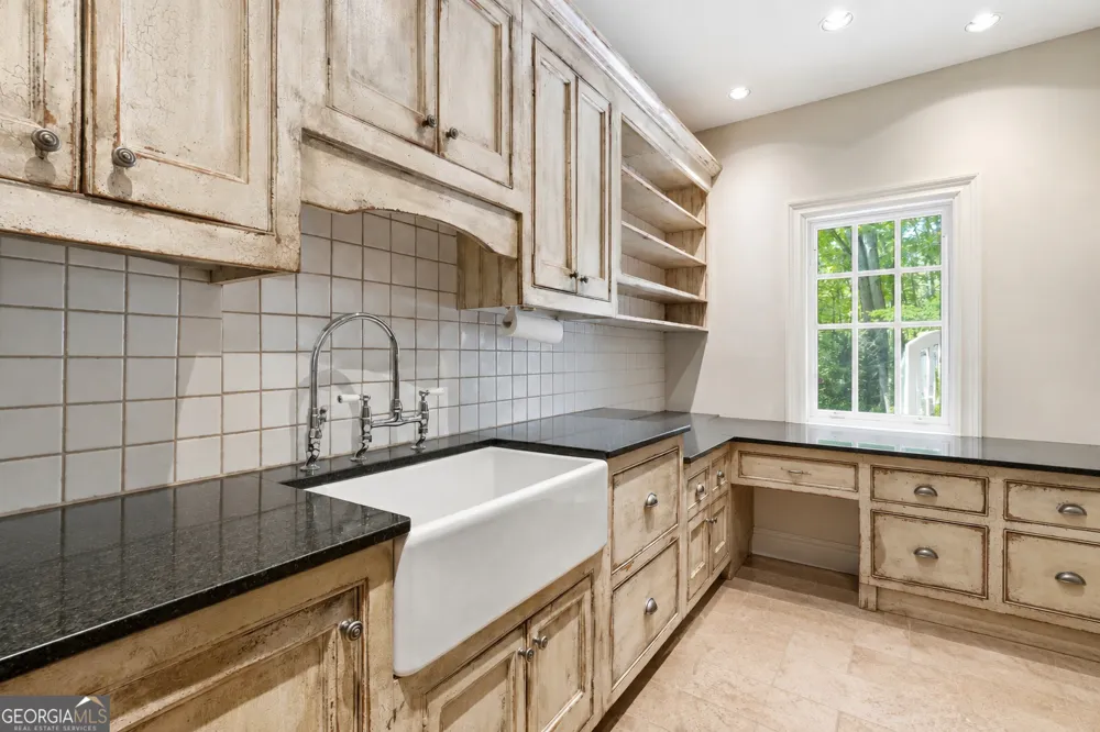 1955 Alec Mountain RD Clarkesville, GA 30523