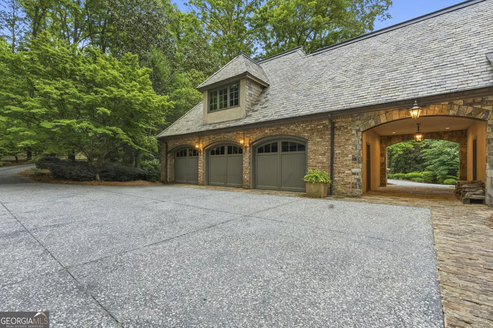 1955 Alec Mountain RD Clarkesville, GA 30523