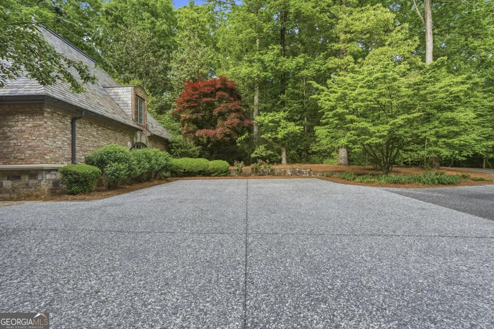 1955 Alec Mountain RD Clarkesville, GA 30523