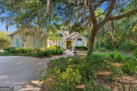 390 Harbor View DR