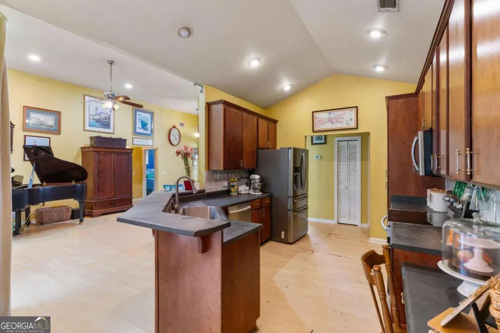390 Harbor View DR Woodbine, GA 31569