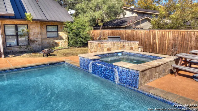 6454 Us Highway 83 Leakey, TX 78873