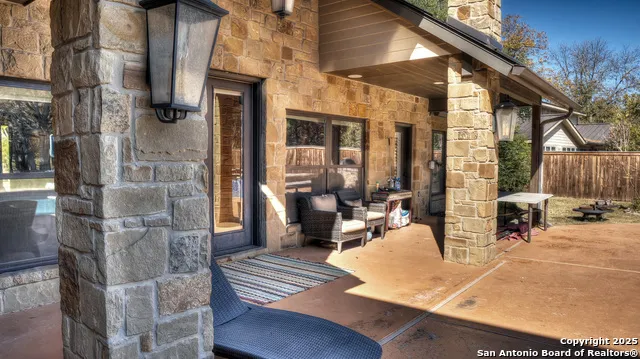 6454 Us Highway 83 Leakey, TX 78873