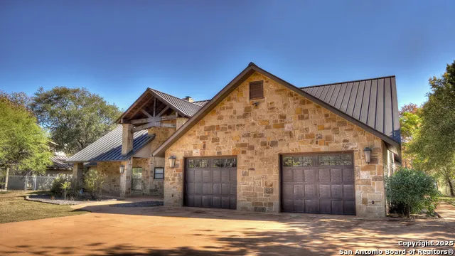6454 Us Highway 83 Leakey, TX 78873