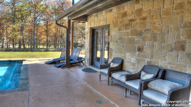 6454 Us Highway 83 Leakey, TX 78873