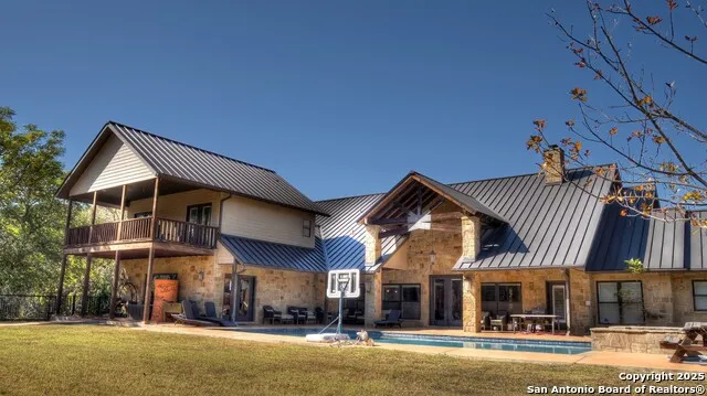 6454 Us Highway 83 Leakey, TX 78873
