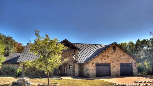 6454 Us Highway 83 Leakey, TX 78873