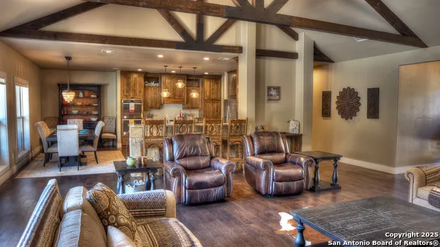 6454 Us Highway 83 Leakey, TX 78873