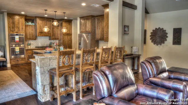 6454 Us Highway 83 Leakey, TX 78873