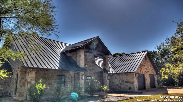 6454 Us Highway 83 Leakey, TX 78873