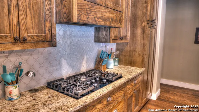 6454 Us Highway 83 Leakey, TX 78873
