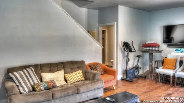 6454 Us Highway 83 Leakey, TX 78873