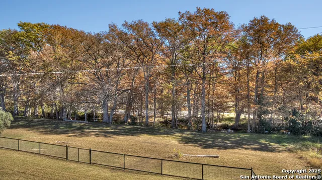6454 Us Highway 83 Leakey, TX 78873