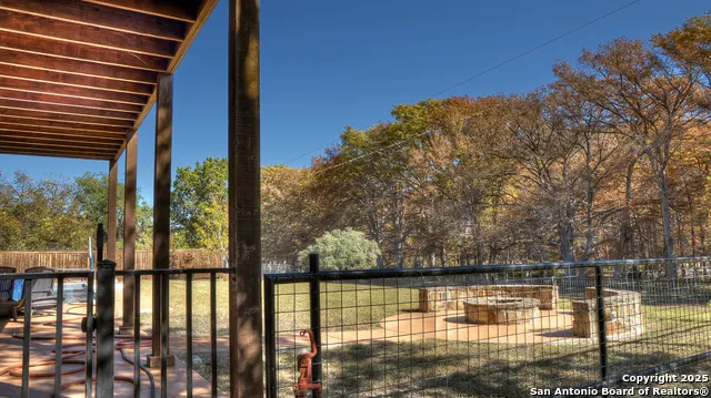 6454 Us Highway 83 Leakey, TX 78873