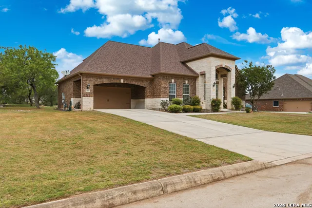 146 Sunrise Hill Castroville, TX 78009