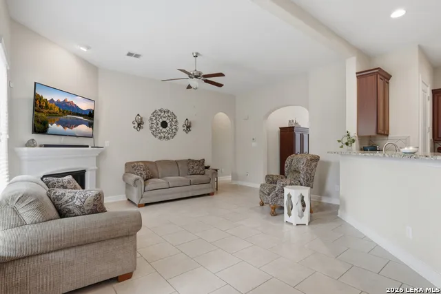 146 Sunrise Hill Castroville, TX 78009