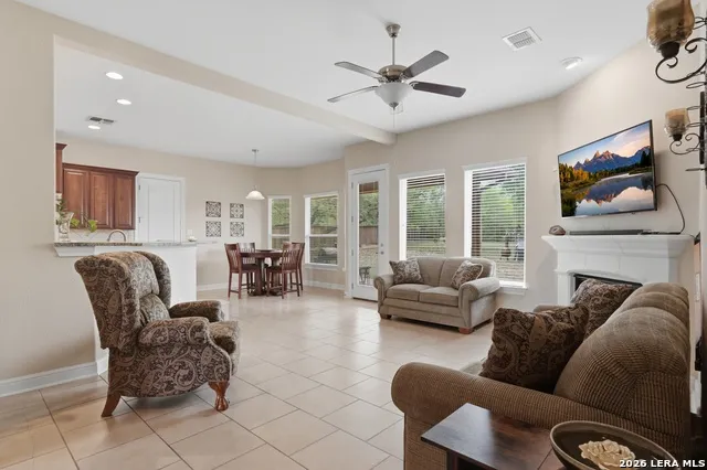 146 Sunrise Hill Castroville, TX 78009