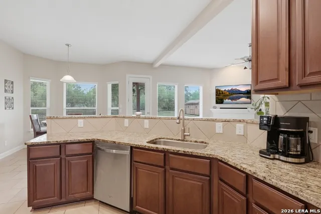 146 Sunrise Hill Castroville, TX 78009