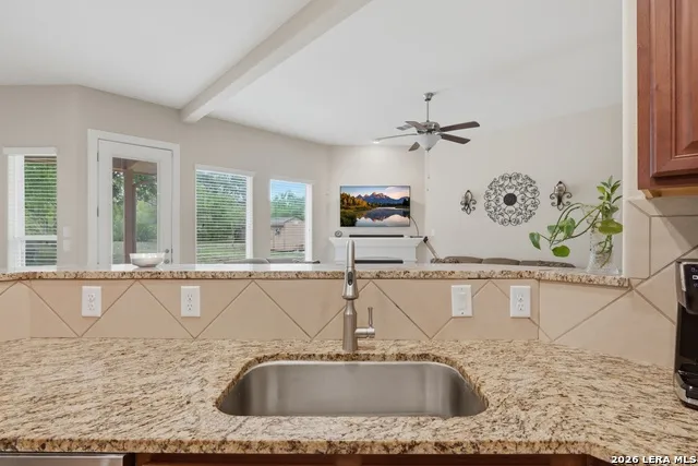 146 Sunrise Hill Castroville, TX 78009