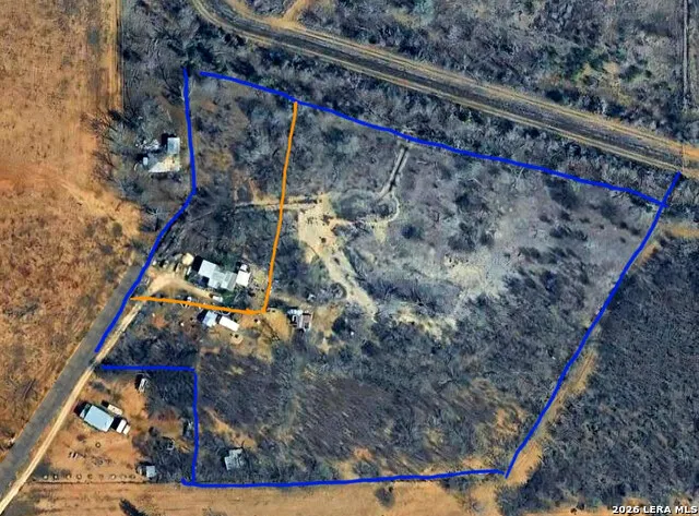 255 County Road 668 Devine, TX 78016