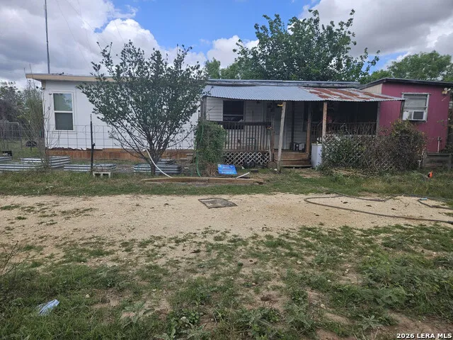 255 County Road 668 Devine, TX 78016